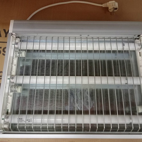 Insect trap lamp for indoor and outdoor use like new, 45W