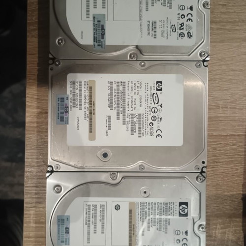 Hard drives for server 3.5'' 300GB like new, set of 3