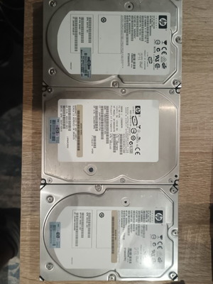 Σκληροί δίσκοι για σερβερ 3,5'' 300GB σαν καινούργιο, σετ 3