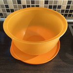 Tupperware 2.5 L like new