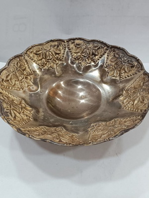 Επάργυρη φοντανιέρα vintage με ανάγλυφα φυτικά μοτίβα, 21 εκ. σαν καινούργιο