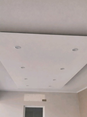 Επαγγελματικός χώρος 67 τ.μ. με δύο δωμάτια και wc σε εμπορικό κέντρο