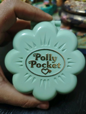 Polly Pocket Midge's Flower Shop used 36-year-old complete toy