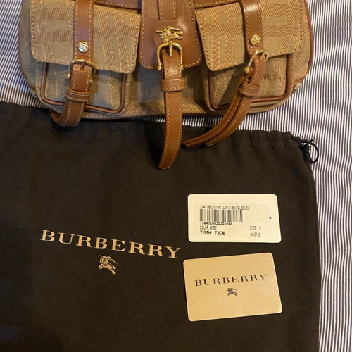 Burberry shoulder bag like new