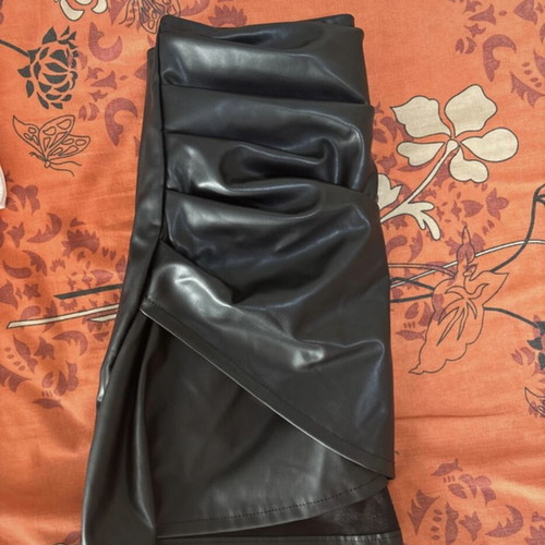 Shein mini leather skirt like new, black, size M