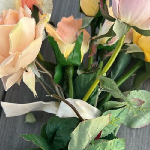 Vase Glass Cylinder 15x15cm with Sia artificial rose bouquet