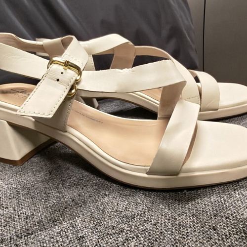 Clarks sandals like new, beige, size 41
