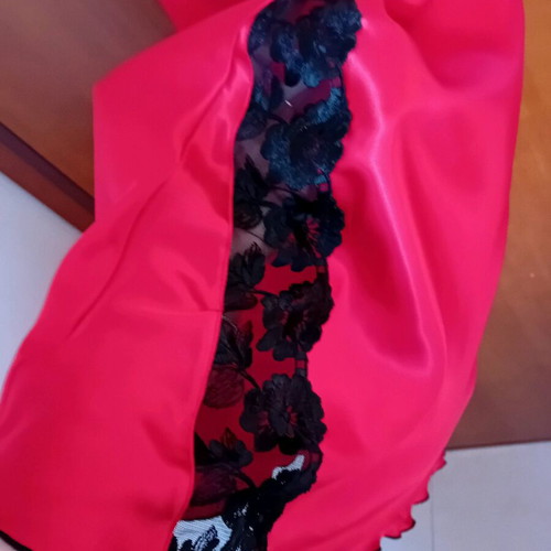Satin robe and nightgown set with black lace, like new, red by Rachel
