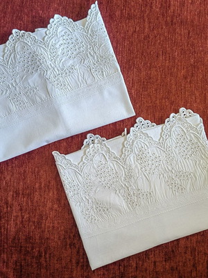 Pillowcases used, white color, size 45cm x 55cm, set of 2