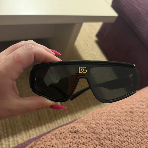 Dolce & Gabbana sunglasses unisex like new, black and grey lenses