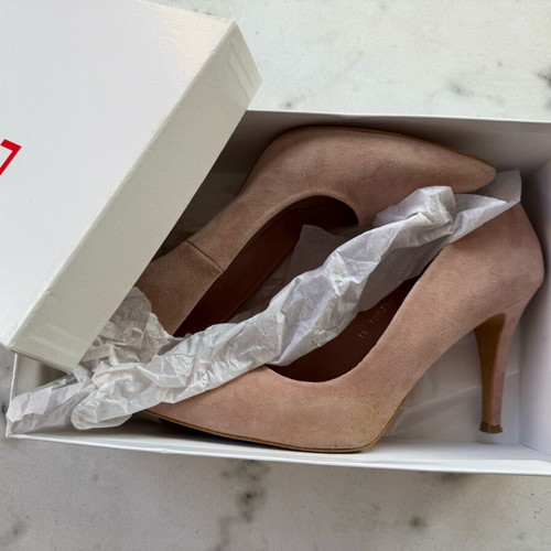NAK Nude Suede Pumps like new, size 39