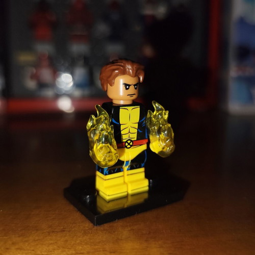 Sunspot Marvel minifigure like new with accessories