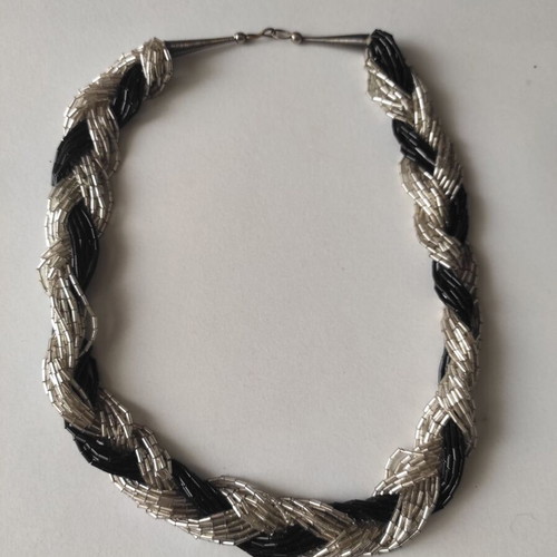 Braided necklace 57 cm like new, black and silver