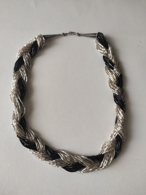 Braided necklace 57 cm like new, black and silver