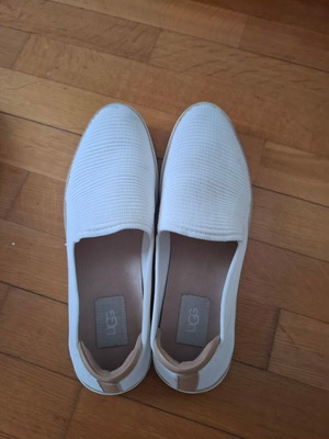 Ugg Australia women's slip-on knit sneakers size 41 white