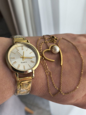 Watch and stainless steel heart necklace with pearl set new