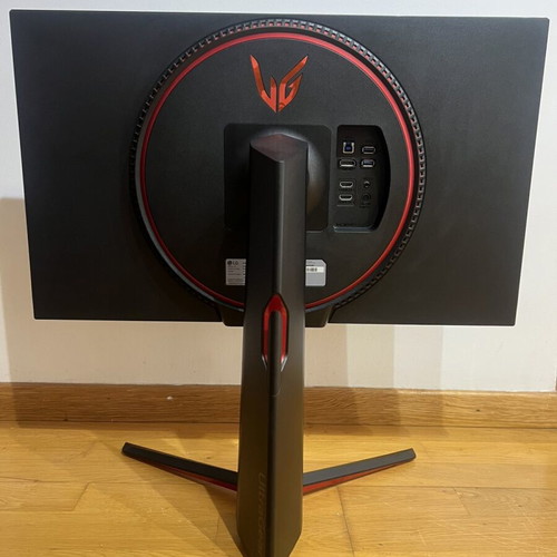 LG UltraGear 27GP850-B IPS HDR Gaming Monitor 27" QHD like new
