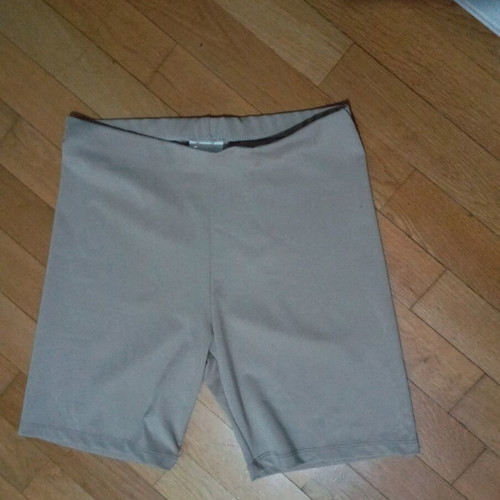 Beige short leggings like new, size S