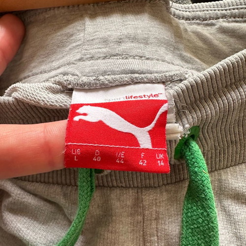 Puma shorts No L