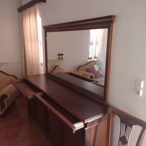 Wooden buffet with mirror like new