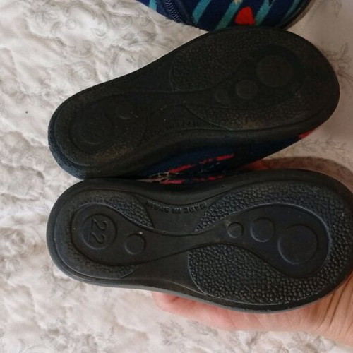 Children's slippers like new, sizes 22 and 23, pirate design
