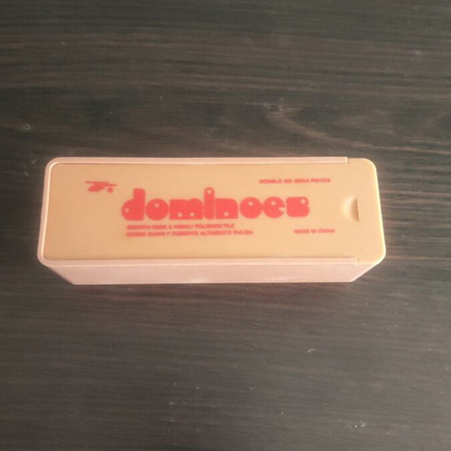 Dominos board game like new