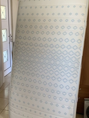 Single mattress like new