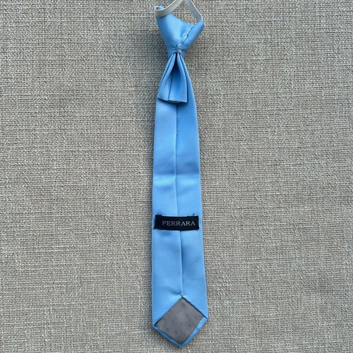 Children's blue tie like new with elastic for easy fastening