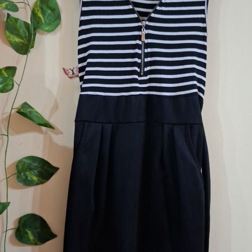 Midi Elastic Dress with Stripes and Zipper XS/S like new