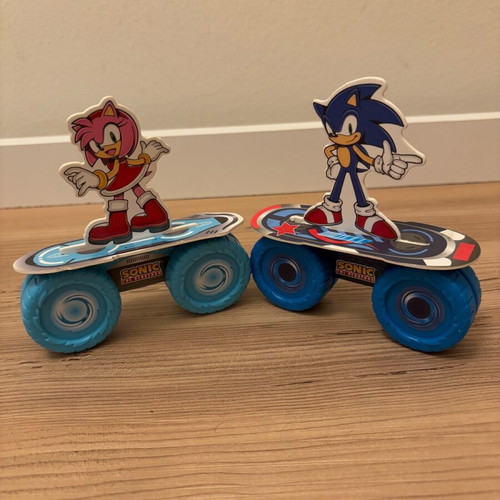Mc Donald’s Happy Meal Sonic and Amy Racer toys used