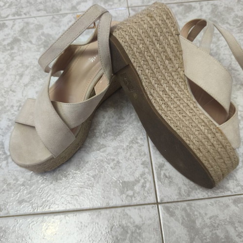 Espadrille suede beige platform sandals size 39 like new