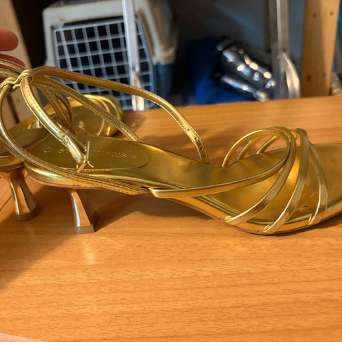 Stradivarius sandals 38 like new, gold
