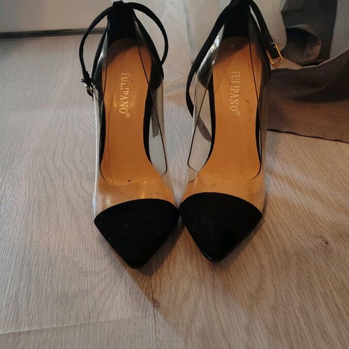 Black pumps size 36 like new