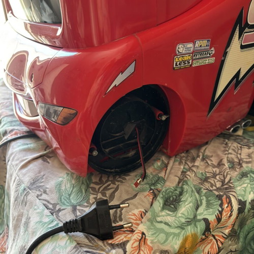 Retro Disney Cars Lightning McQueen TV used, non-functional for parts