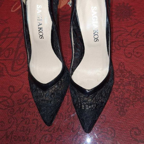 Sagiakos black pumps with lace and patent leather, like new, size 37, 10cm heel