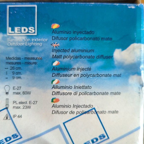 Outdoor lamp new, 26x9x9 cm, Max 60 watt, IP44