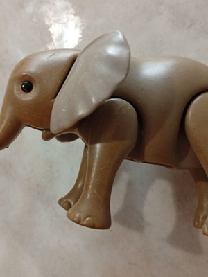 Playmobil baby elephant used