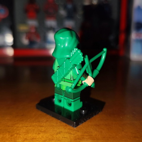 Green Arrow comic accurate figure like new with accessories