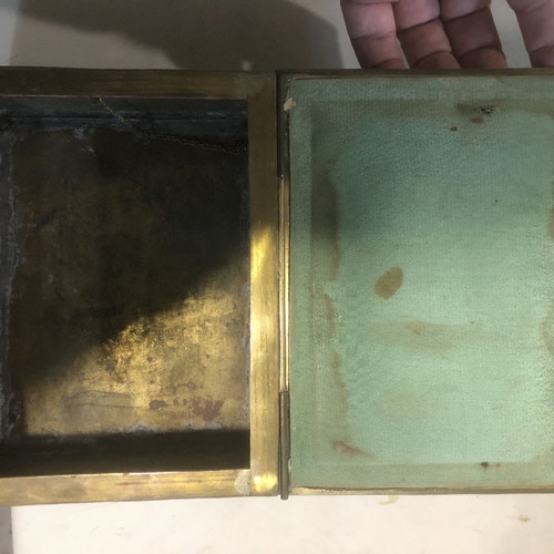 Massif brass jewelry box used, old embossed