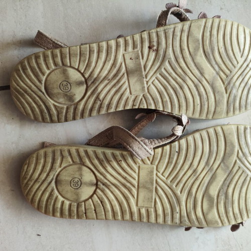 Sandals size 39 used, gold platform style