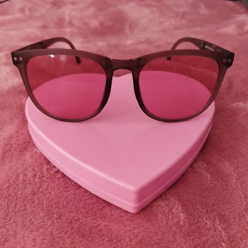 Foldable sunglasses new with original design and various colors