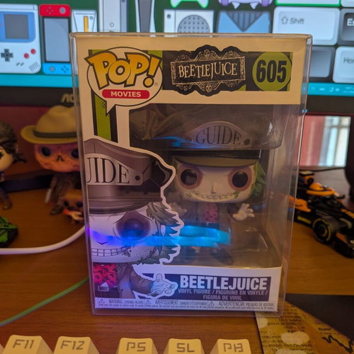 Funko Pop Beetlejuice Movies Halloween #605 with glasses new Funko shop exclusive