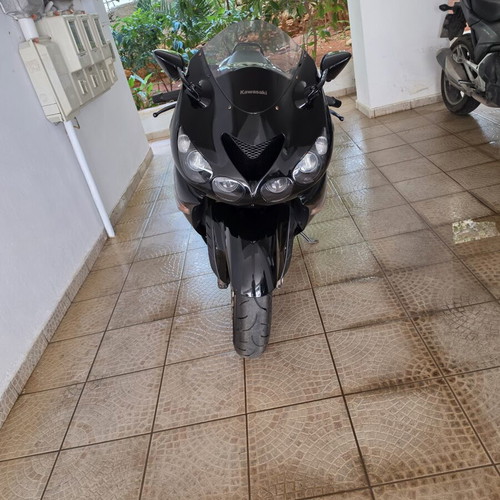Kawasaki ZZR 1400 Gen 1 motorcycle 2007 no ABS