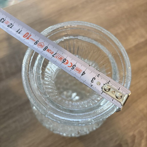 Glass vase with beautiful design like new