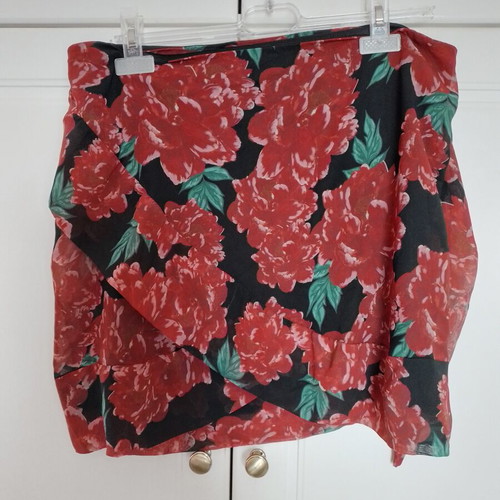 Vassia Kostara skirt M/L like new, black and red