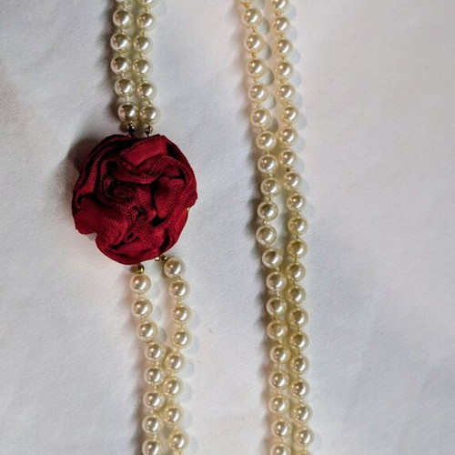 Vintage double necklace with Majorica style pearls, like new