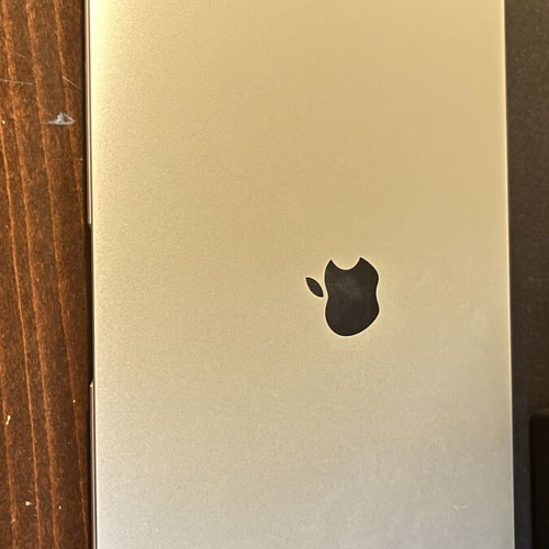 Macbook Air 2020 like new with minor mark