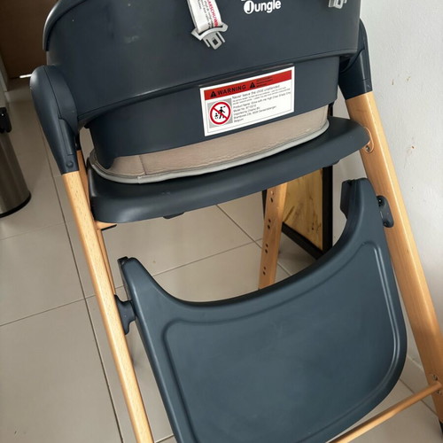 Bo Jungle high chair like new, foldable