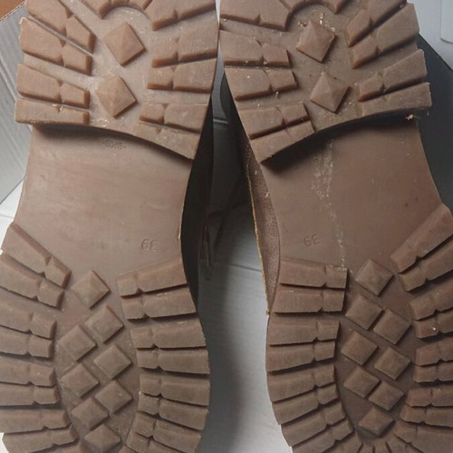 Gray ankle boots size 39 used with extra laces