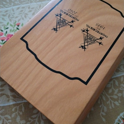 Montecristo 75th Anniversary wooden portable humidor like new